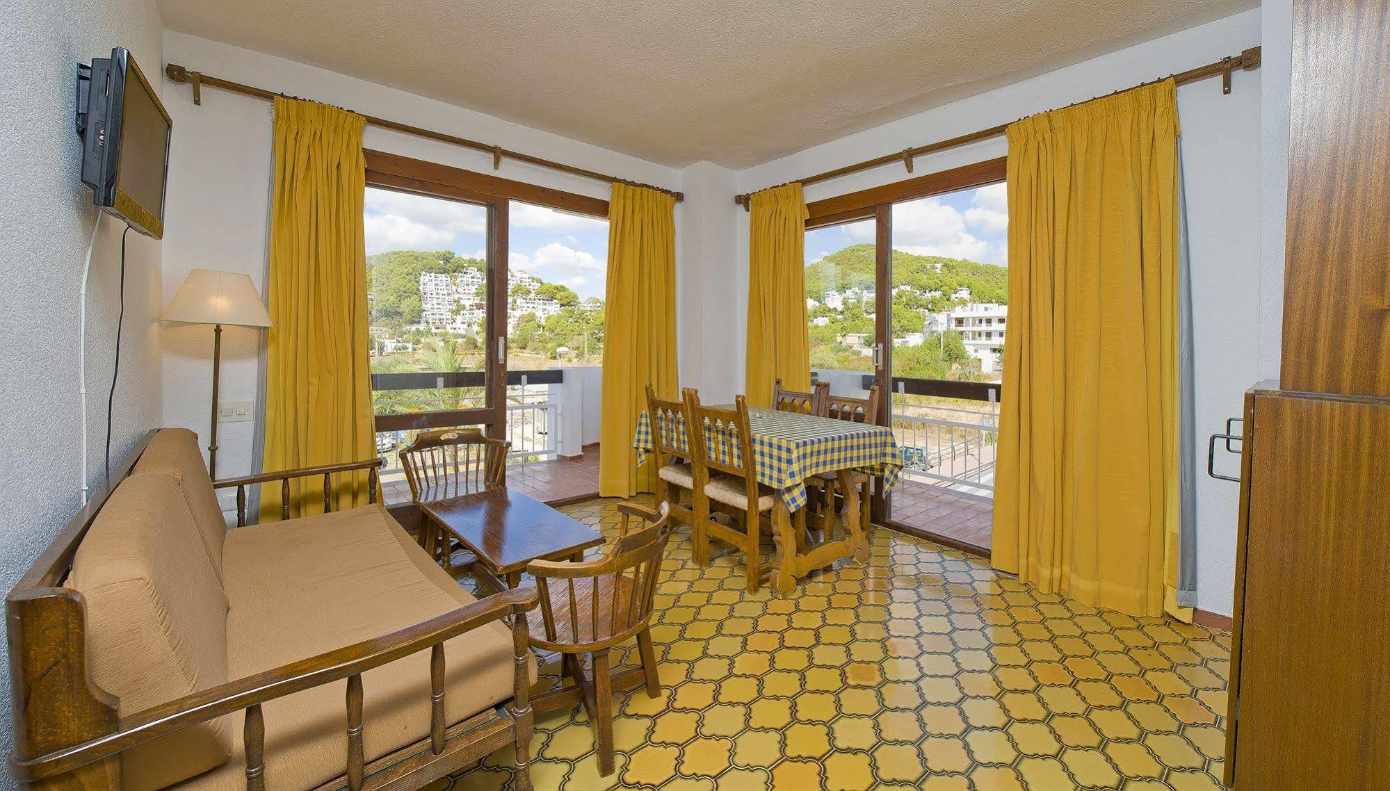 Apartamentos Cala Llonga Cala Llonga  Exterior foto