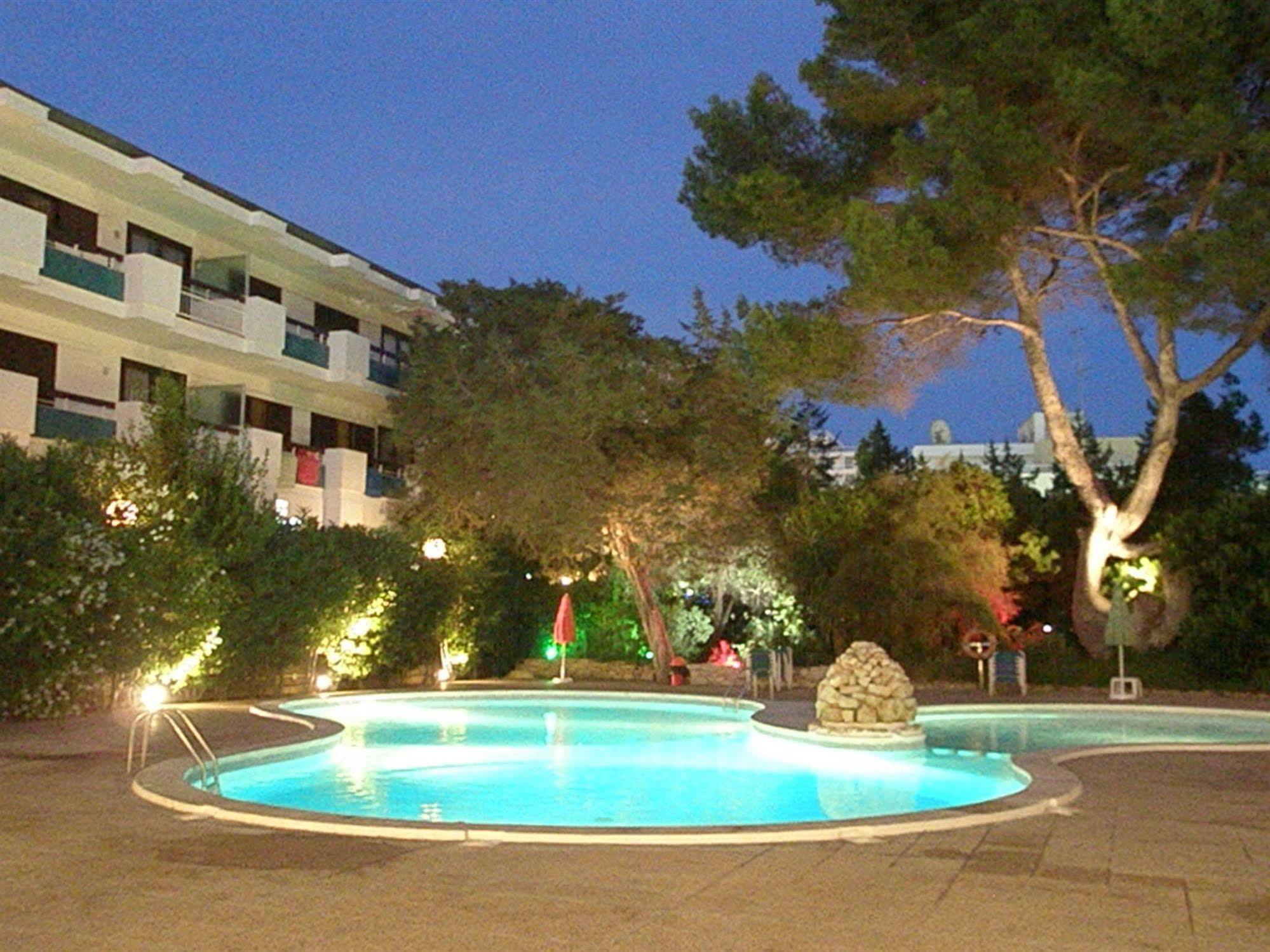 Apartamentos Cala Llonga Cala Llonga  Exterior foto