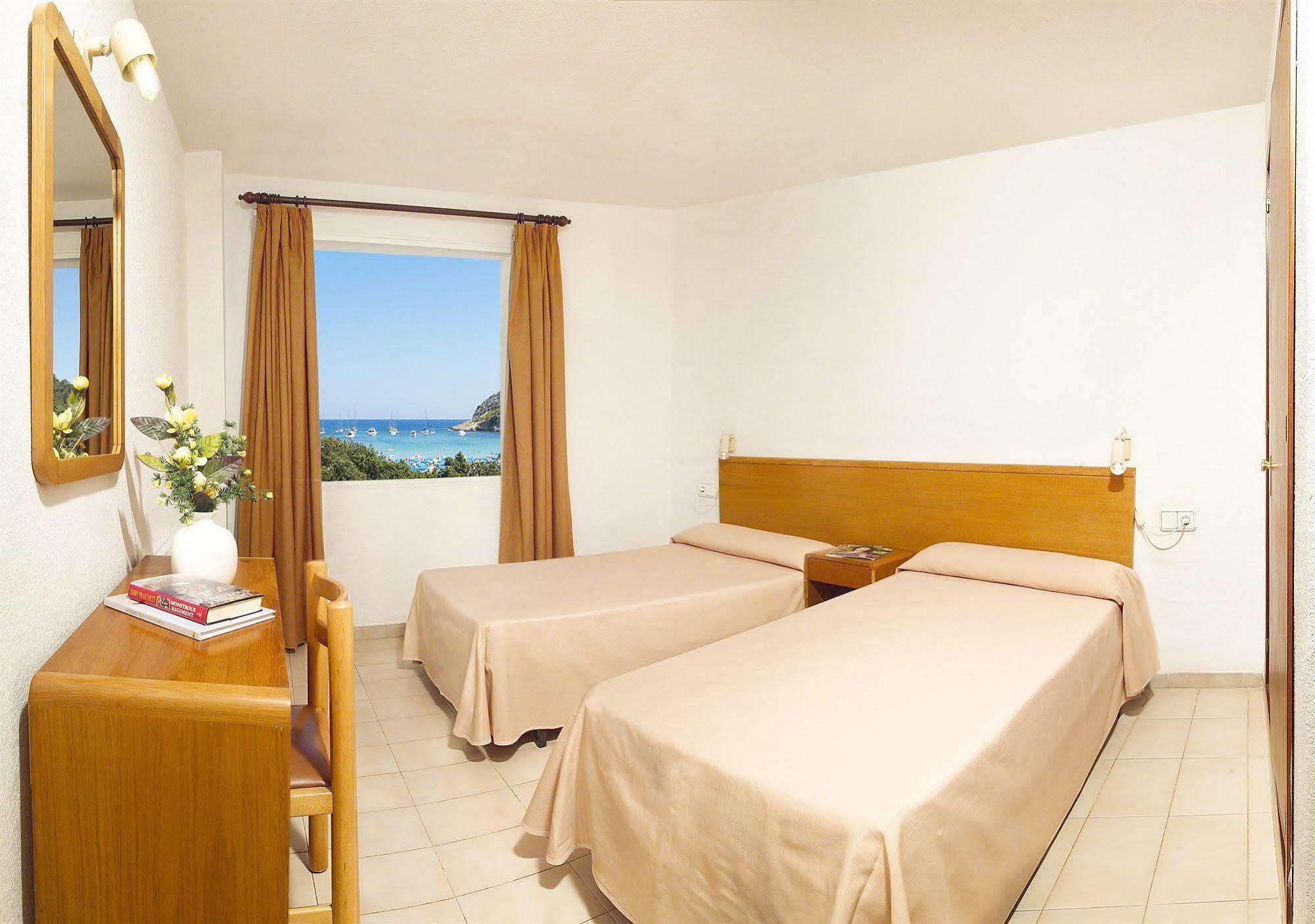 Apartamentos Cala Llonga Cala Llonga  Exterior foto
